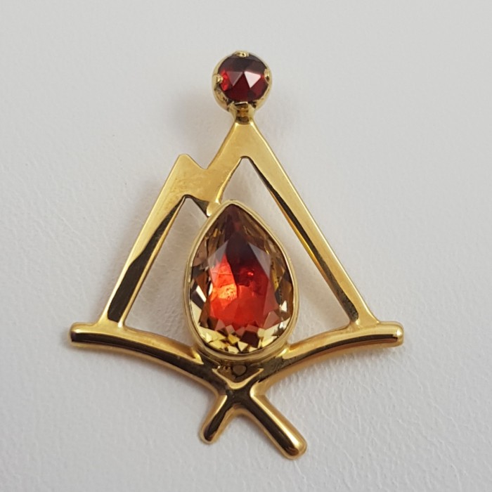 Pendentif Flamme du Canigou® or 750 millièmes Grenat et Brésil